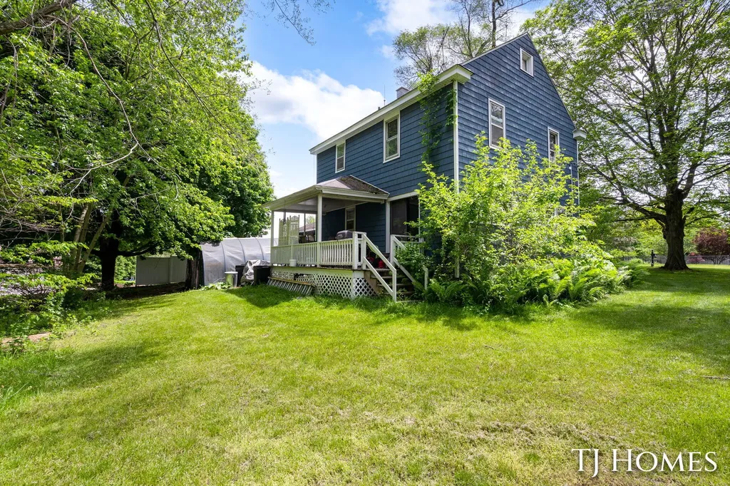 8245 45th Street SE Cascade Charter Township MI 49301