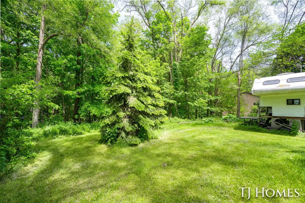 8245 45th Street SE Cascade Charter Township MI 49301