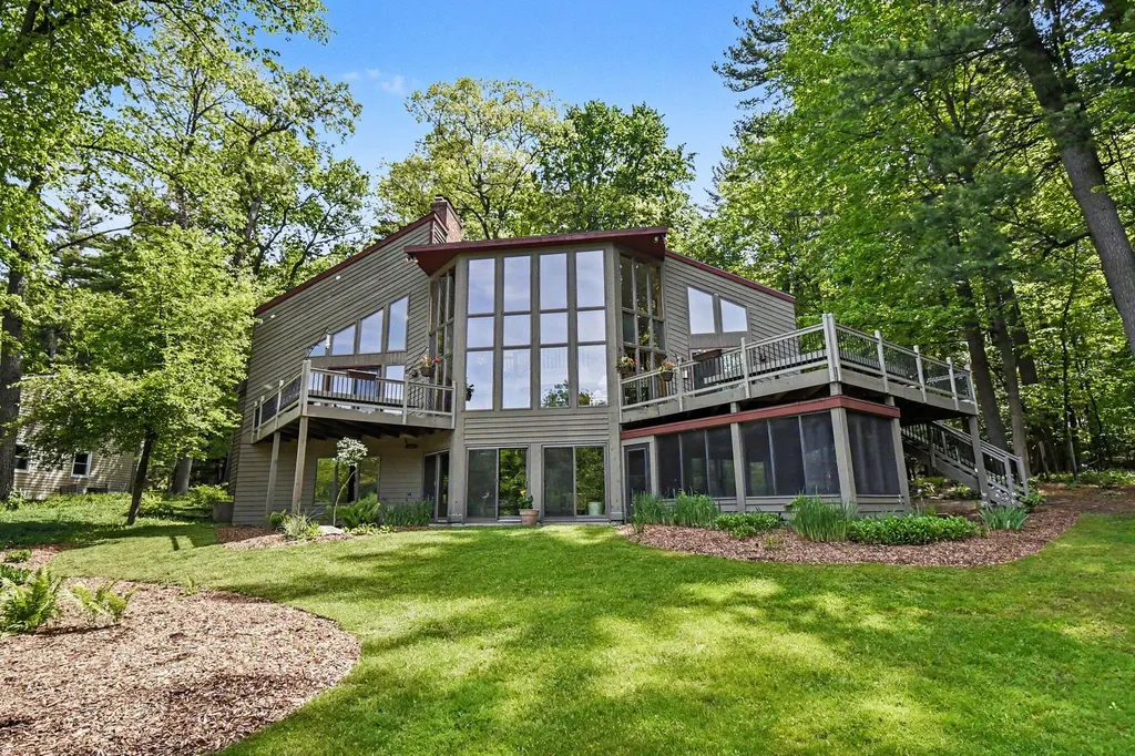 1843 Timber Trail Drive SE Cascade Charter Township MI 49301