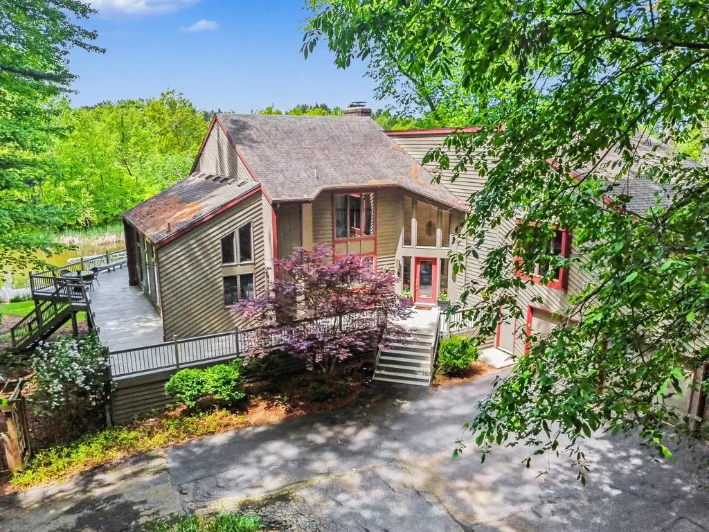 1843 Timber Trail Drive SE Cascade Charter Township MI 49301