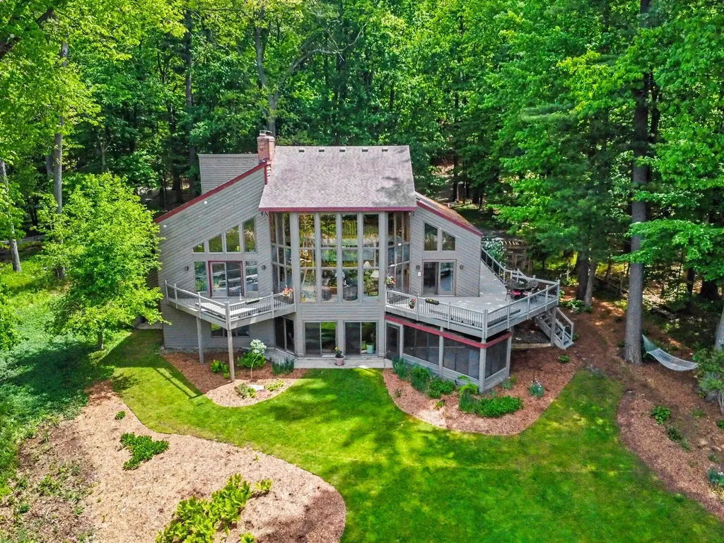 1843 Timber Trail Drive SE Cascade Charter Township MI 49301