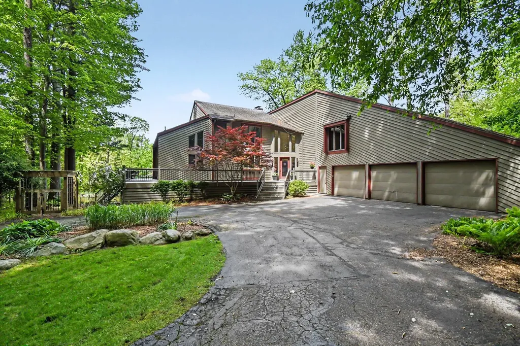 1843 Timber Trail Drive SE Cascade Charter Township MI 49301