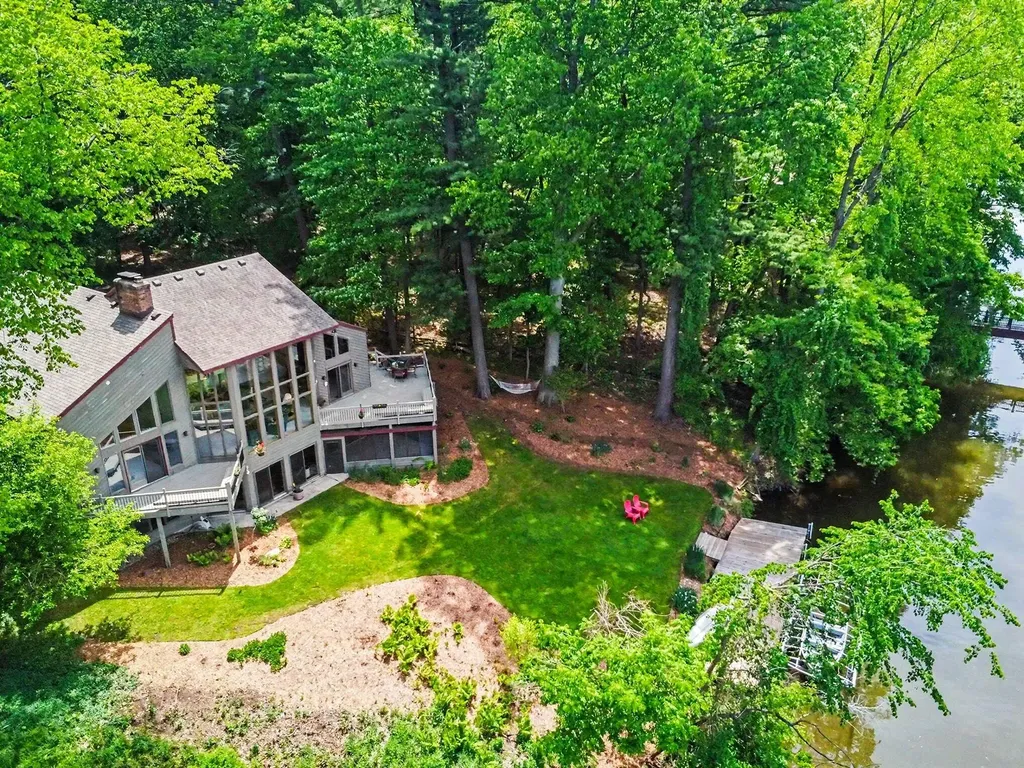 1843 Timber Trail Drive SE Cascade Charter Township MI 49301