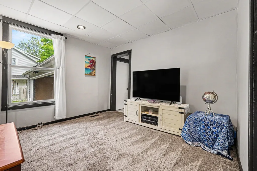 411 Curtis Street NE Grand Rapids City MI 49505