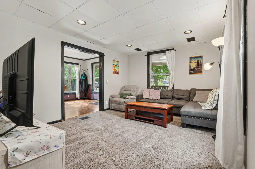 411 Curtis Street NE Grand Rapids City MI 49505