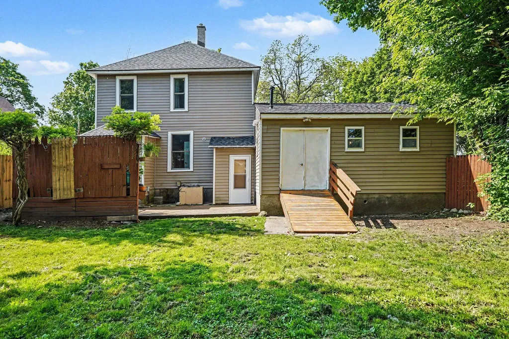 411 Curtis Street NE Grand Rapids City MI 49505