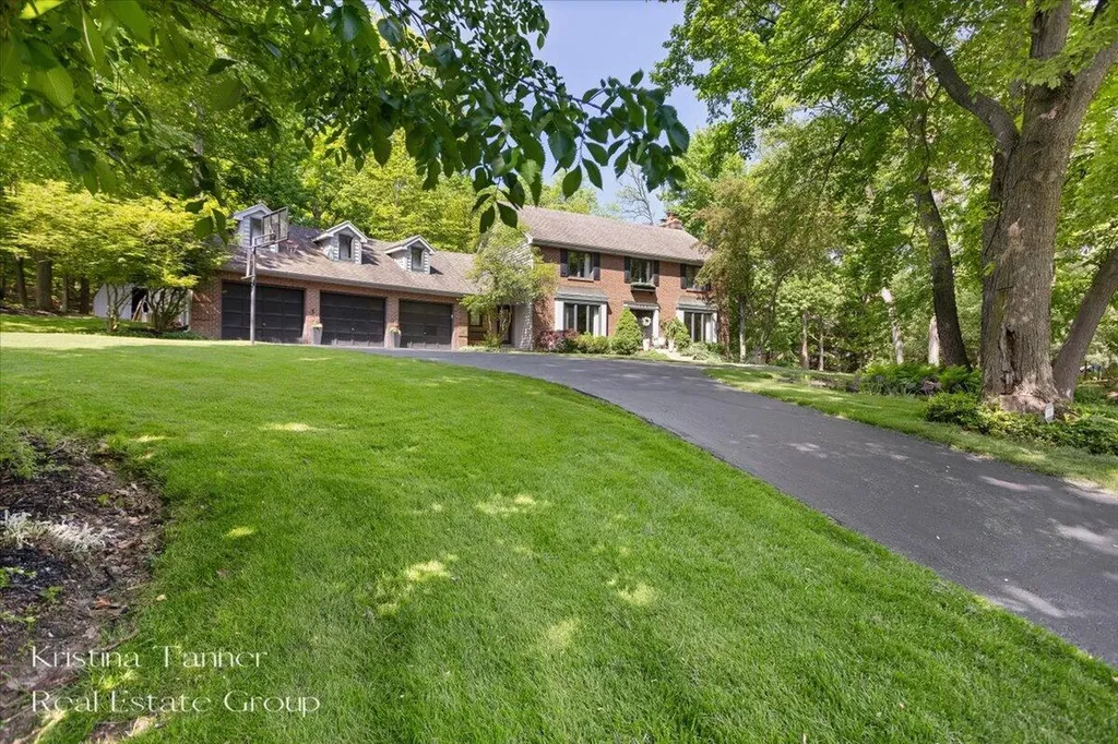 1585 Tammarron Avenue SE Cascade Charter Township MI 49546