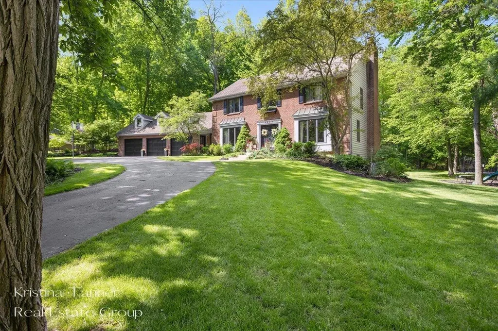 1585 Tammarron Avenue SE Cascade Charter Township MI 49546