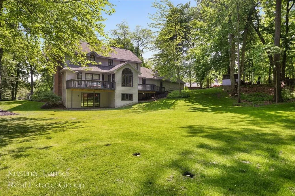 1585 Tammarron Avenue SE Cascade Charter Township MI 49546