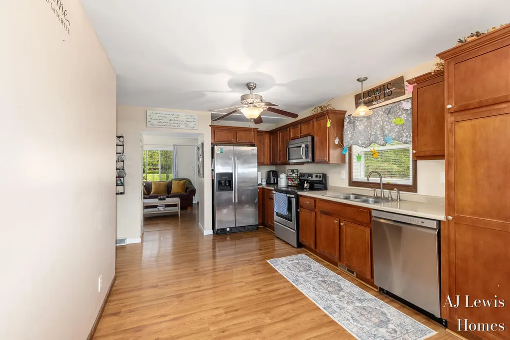 3370 Milo Street NW Walker City MI 49534