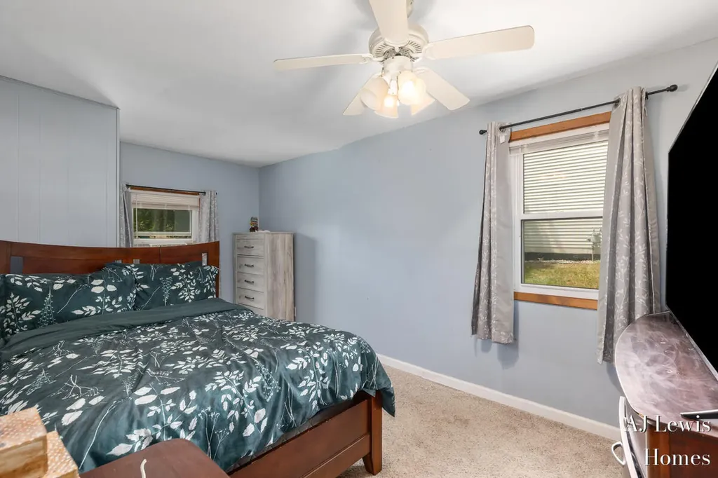 3370 Milo Street NW Walker City MI 49534