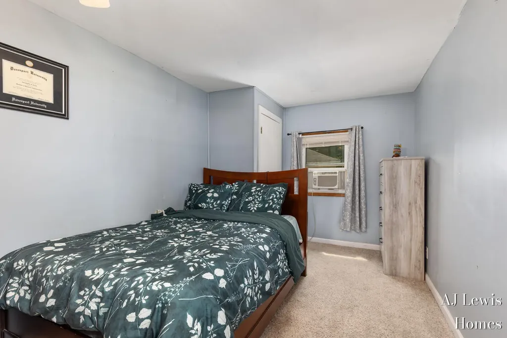 3370 Milo Street NW Walker City MI 49534