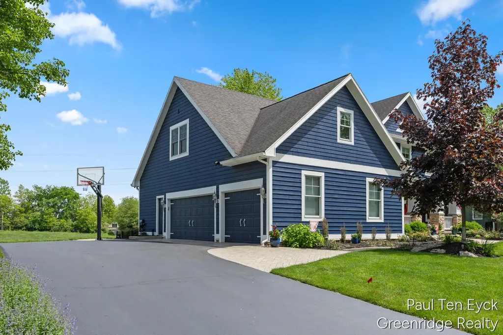 2066 Feathery Court SE Cascade Charter Township MI 49546