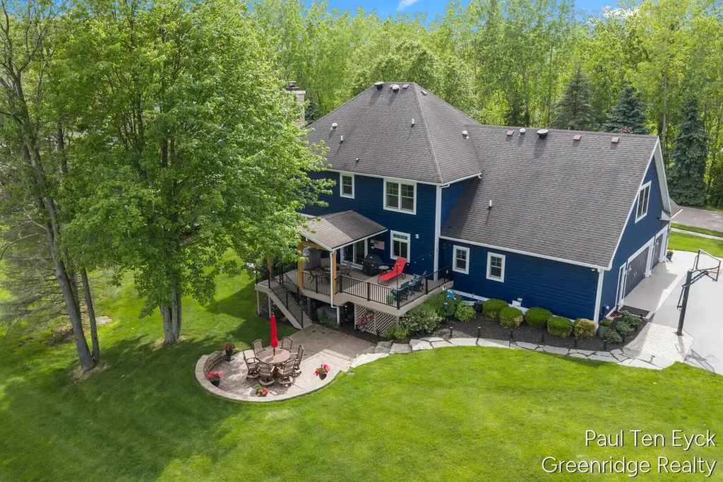 2066 Feathery Court SE Cascade Charter Township MI 49546