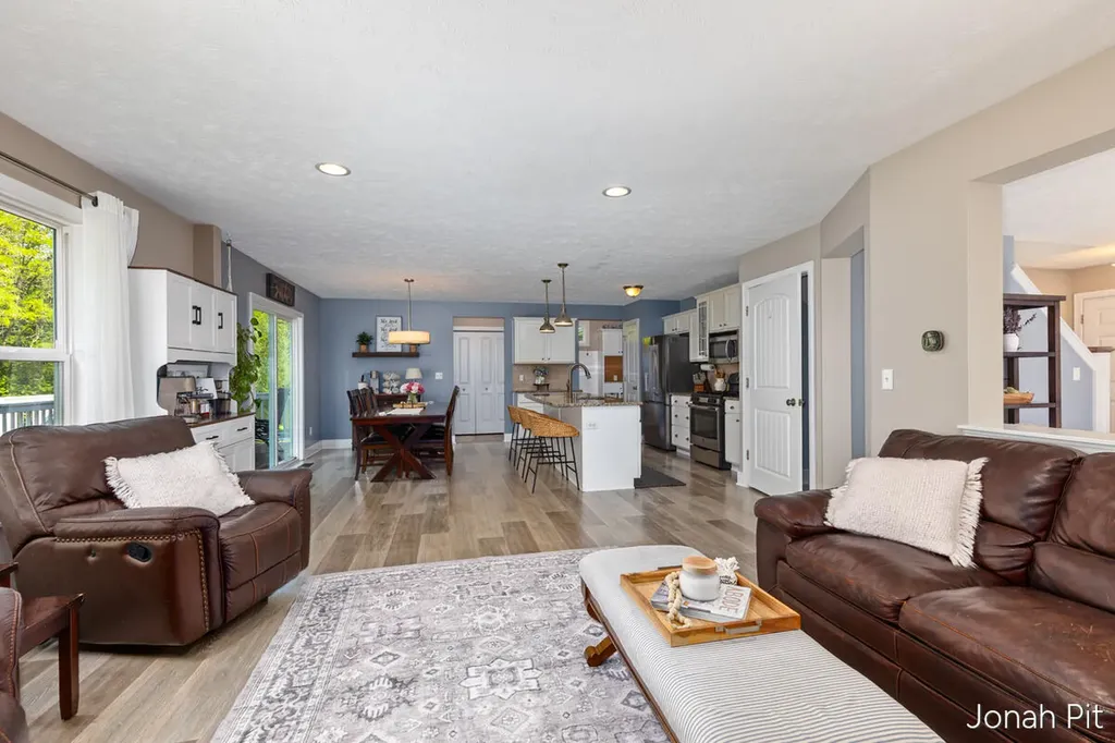 8479 Twin Lakes Drive Georgetown Charter Township MI 49428
