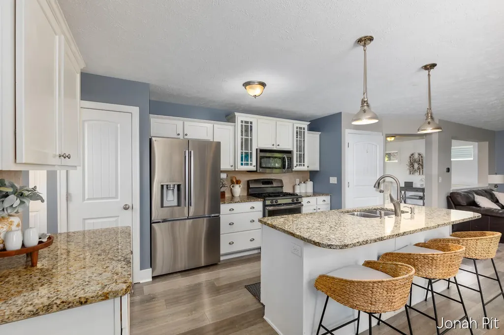 8479 Twin Lakes Drive Georgetown Charter Township MI 49428