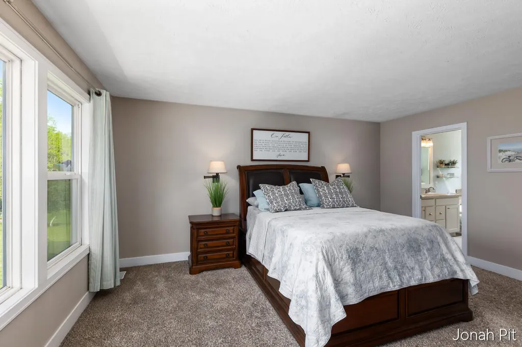 8479 Twin Lakes Drive Georgetown Charter Township MI 49428