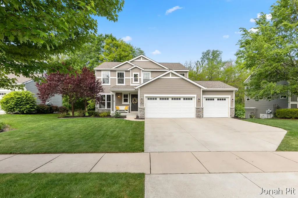 8479 Twin Lakes Drive Georgetown Charter Township MI 49428