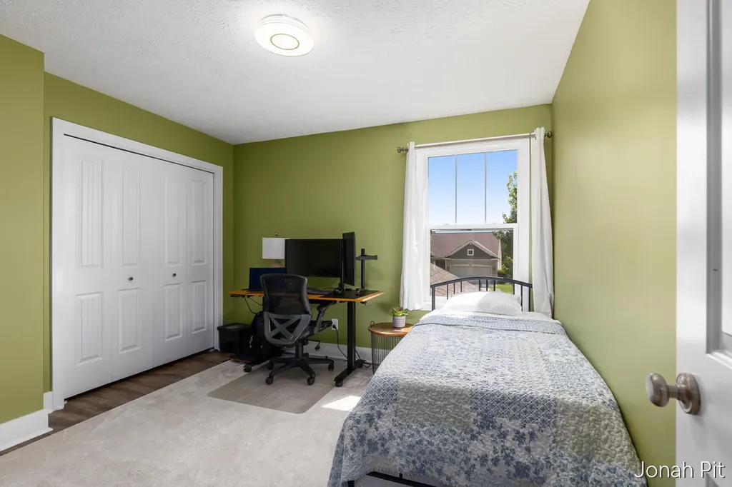 8479 Twin Lakes Drive Georgetown Charter Township MI 49428