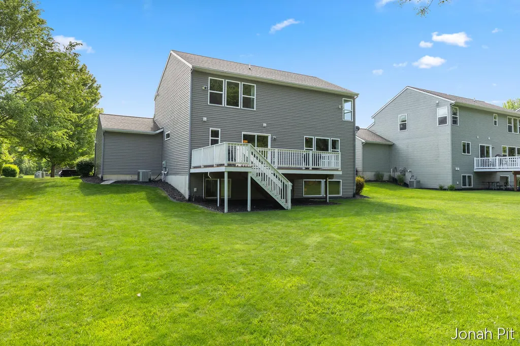8479 Twin Lakes Drive Georgetown Charter Township MI 49428