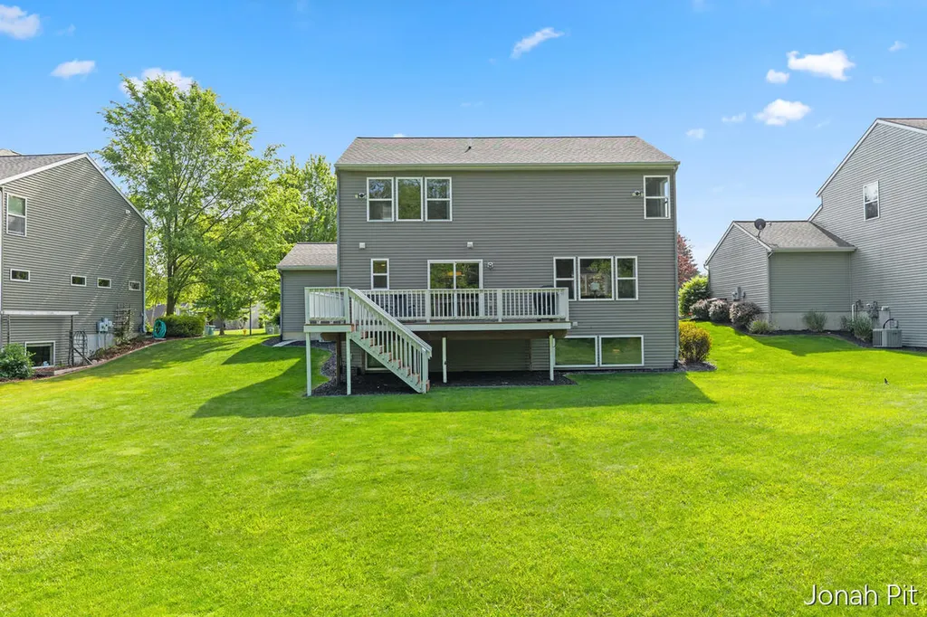 8479 Twin Lakes Drive Georgetown Charter Township MI 49428