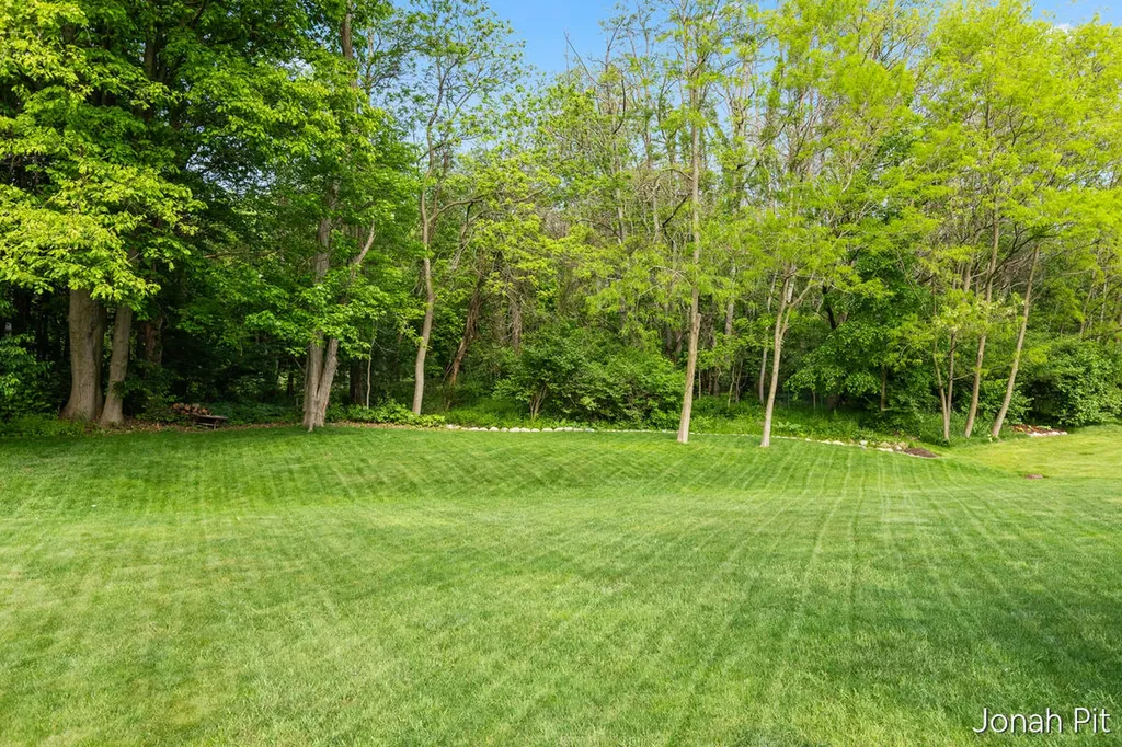 8479 Twin Lakes Drive Georgetown Charter Township MI 49428