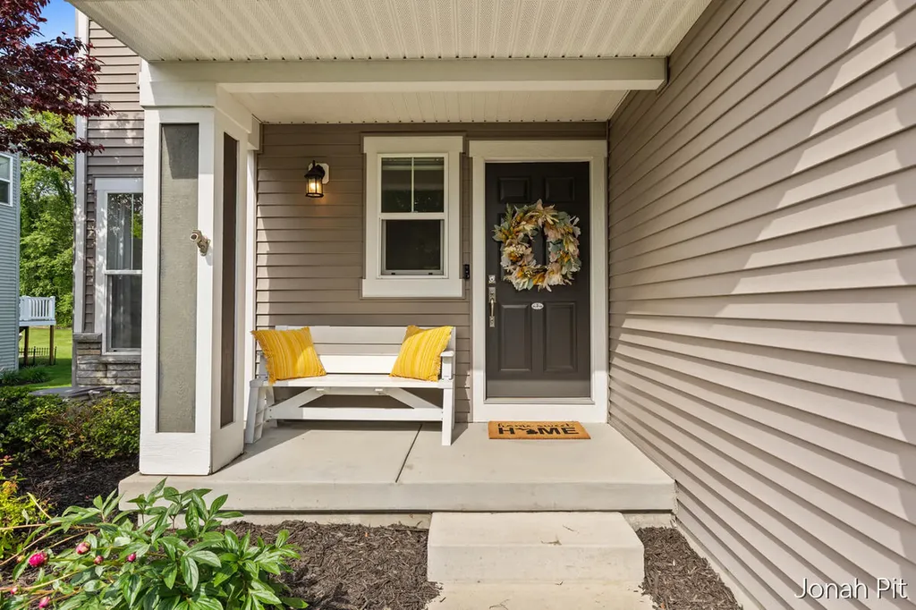8479 Twin Lakes Drive Georgetown Charter Township MI 49428