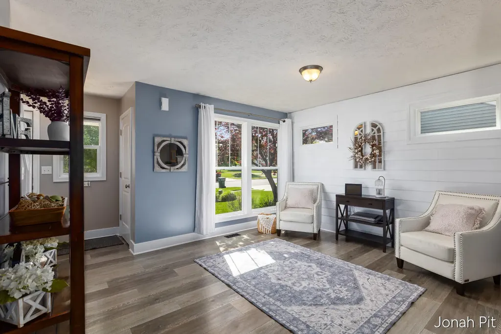 8479 Twin Lakes Drive Georgetown Charter Township MI 49428