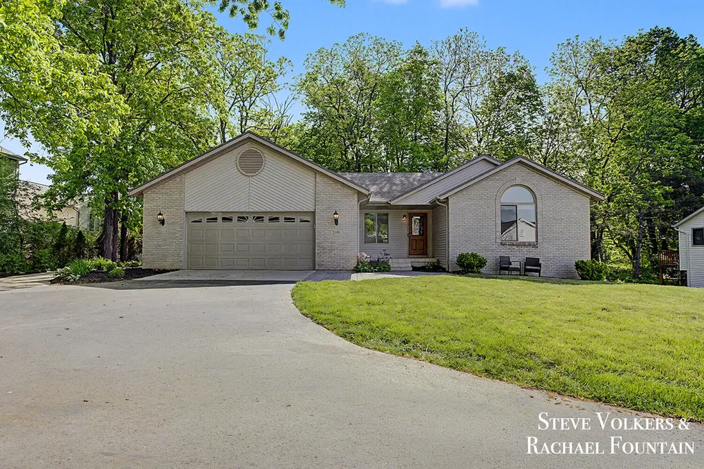 2006 Burton Knoll Court SE Kentwood City MI 49546