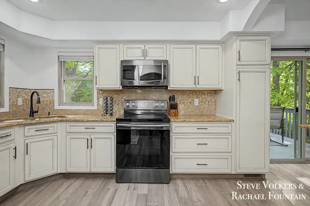2006 Burton Knoll Court SE Kentwood City MI 49546