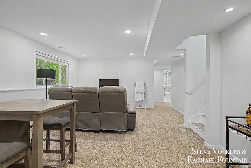 2006 Burton Knoll Court SE Kentwood City MI 49546