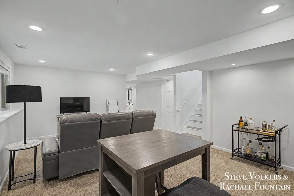 2006 Burton Knoll Court SE Kentwood City MI 49546