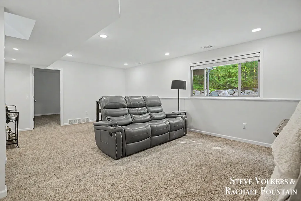 2006 Burton Knoll Court SE Kentwood City MI 49546