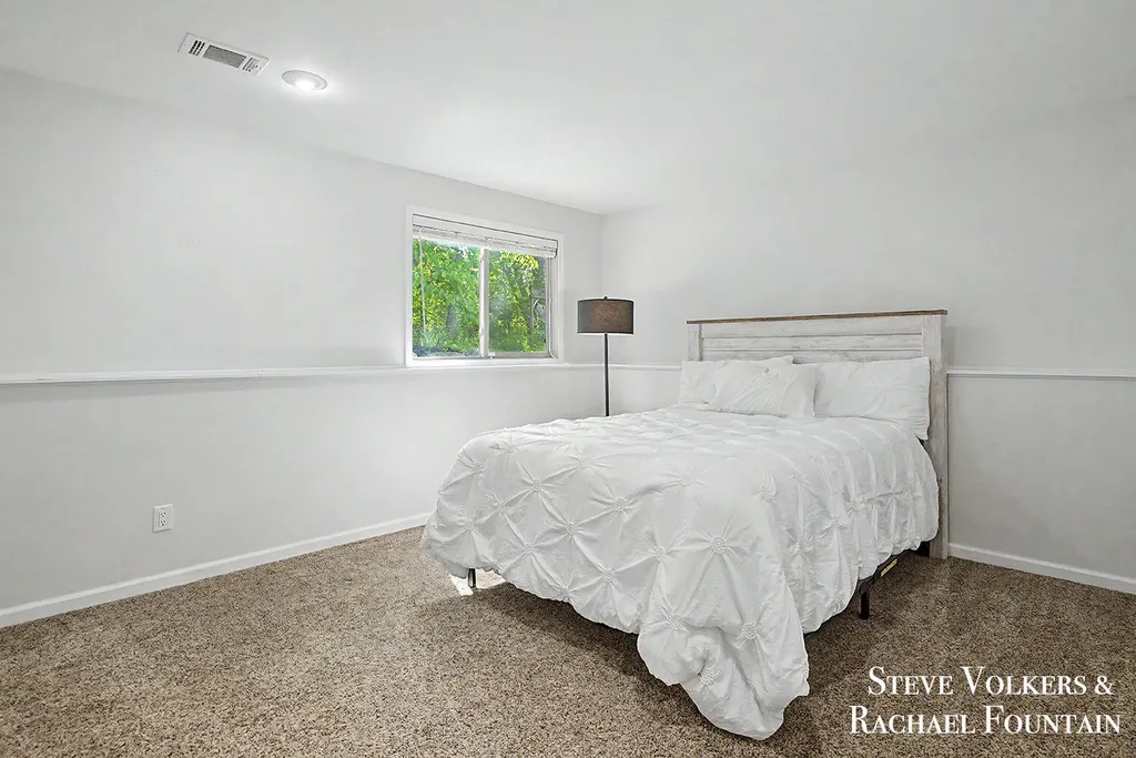 2006 Burton Knoll Court SE Kentwood City MI 49546