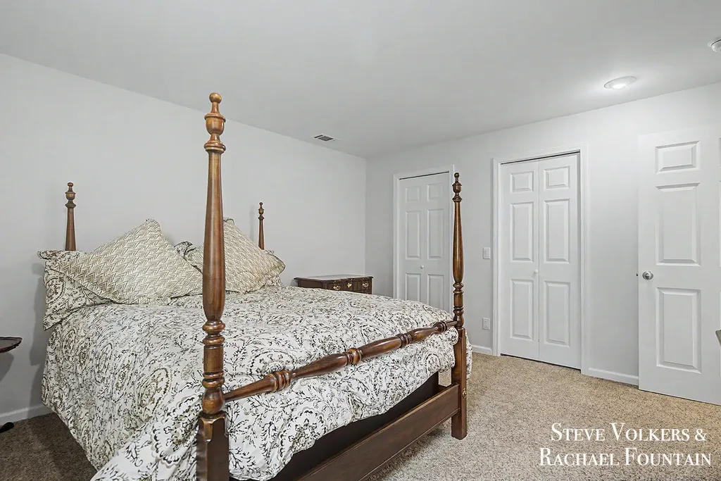 2006 Burton Knoll Court SE Kentwood City MI 49546