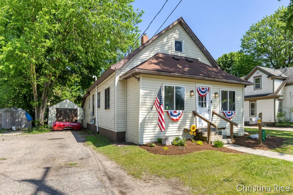 616 N Barnard Street Greenville City MI 48838