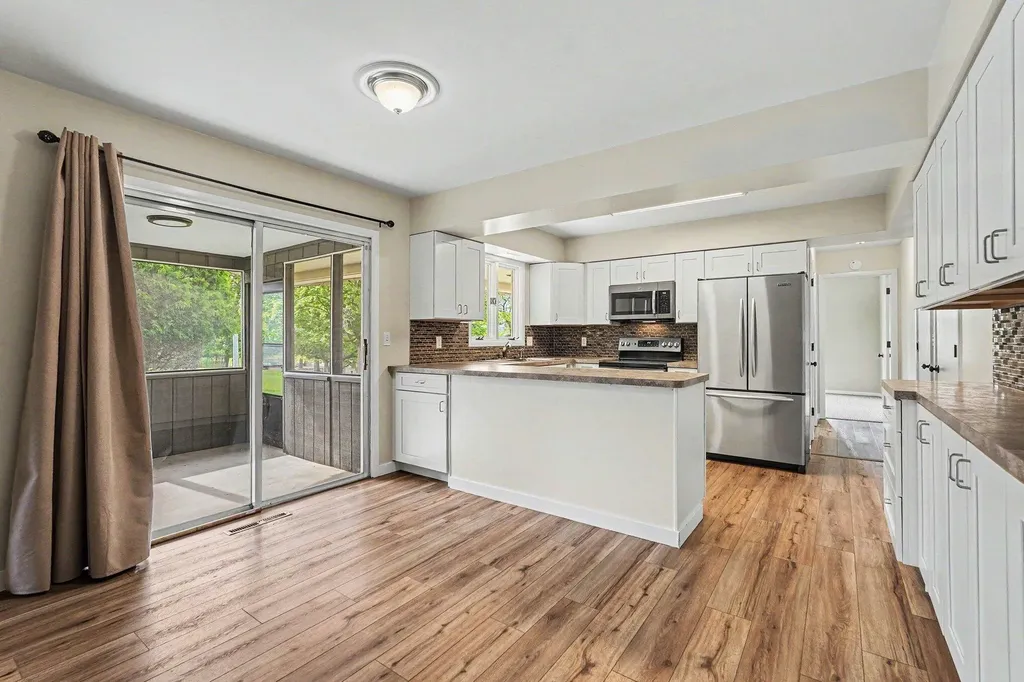 3925 Chamberlain Avenue SE Grand Rapids City MI 49508