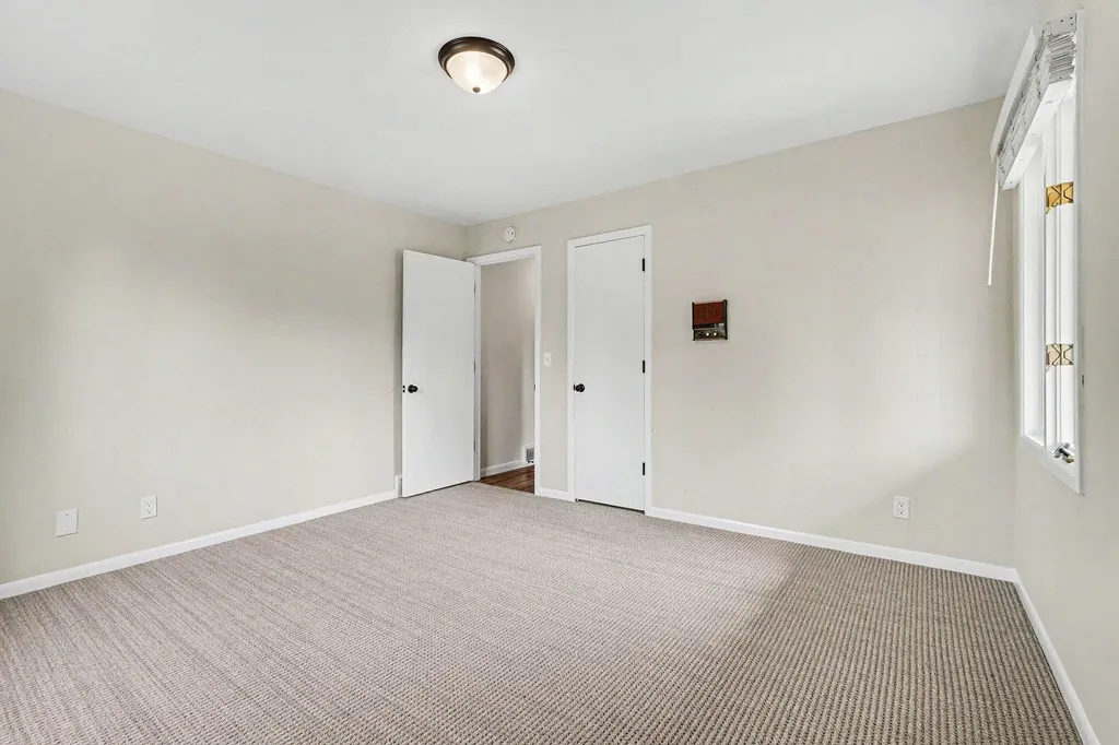 3925 Chamberlain Avenue SE Grand Rapids City MI 49508