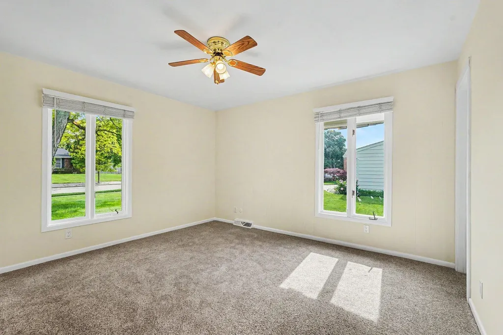 3925 Chamberlain Avenue SE Grand Rapids City MI 49508