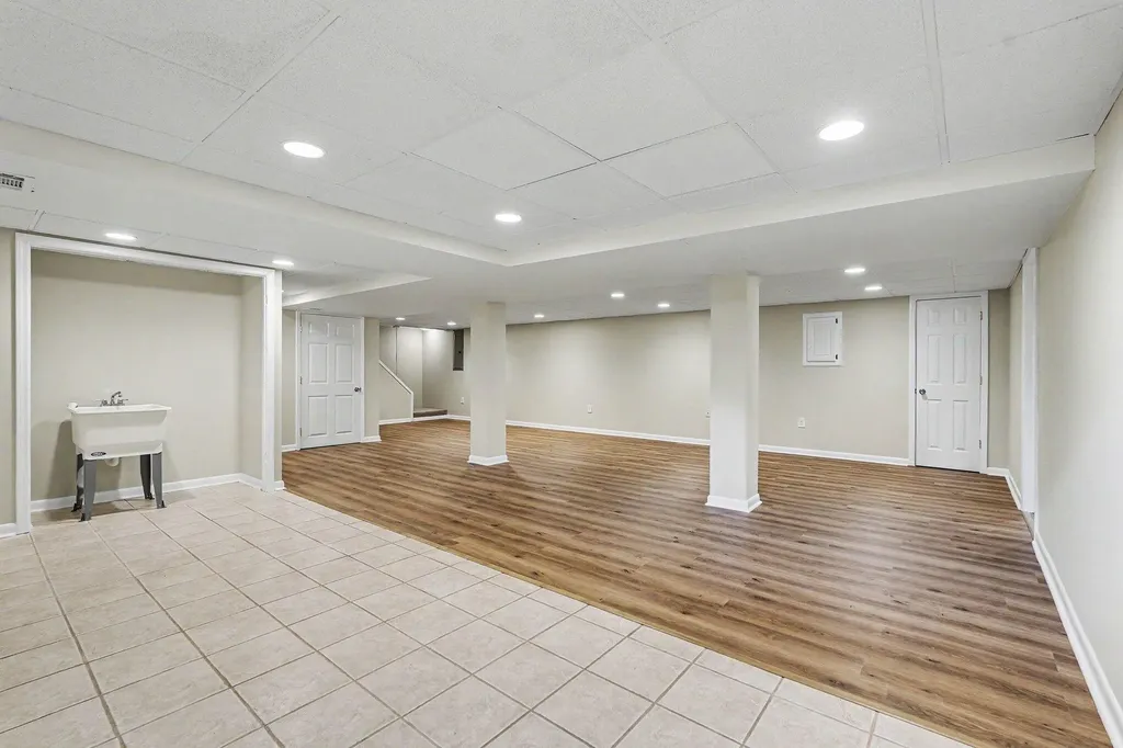 3925 Chamberlain Avenue SE Grand Rapids City MI 49508
