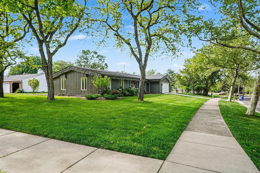 3925 Chamberlain Avenue SE Grand Rapids City MI 49508