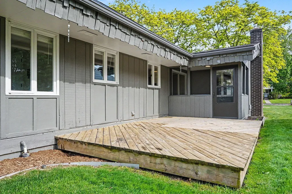 3925 Chamberlain Avenue SE Grand Rapids City MI 49508