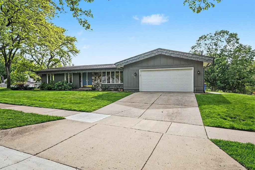 3925 Chamberlain Avenue SE Grand Rapids City MI 49508