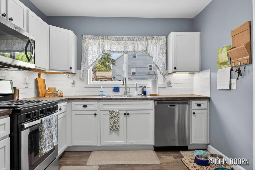 852 Diamond Avenue NE Grand Rapids City MI 49503