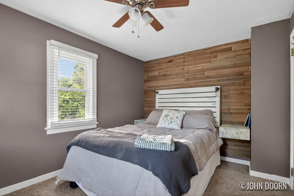 852 Diamond Avenue NE Grand Rapids City MI 49503