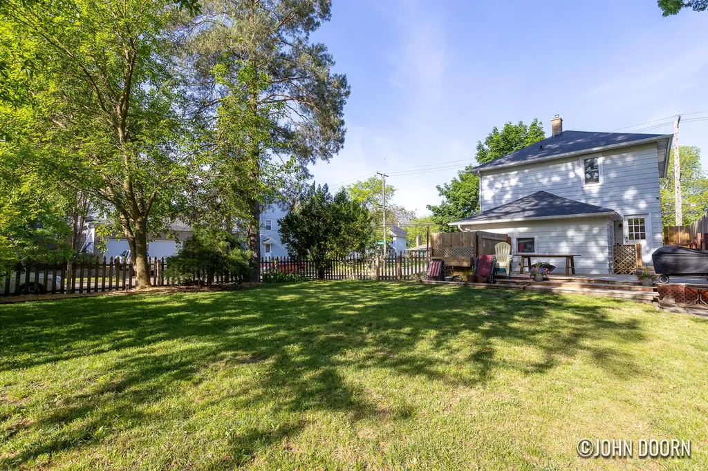 852 Diamond Avenue NE Grand Rapids City MI 49503
