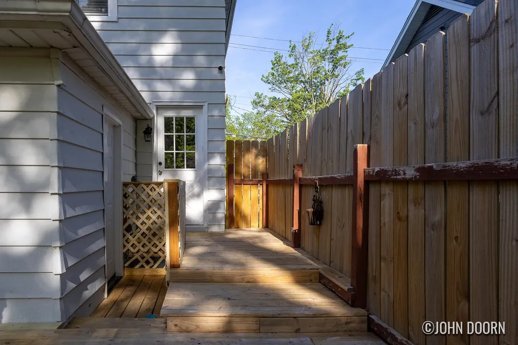 852 Diamond Avenue NE Grand Rapids City MI 49503
