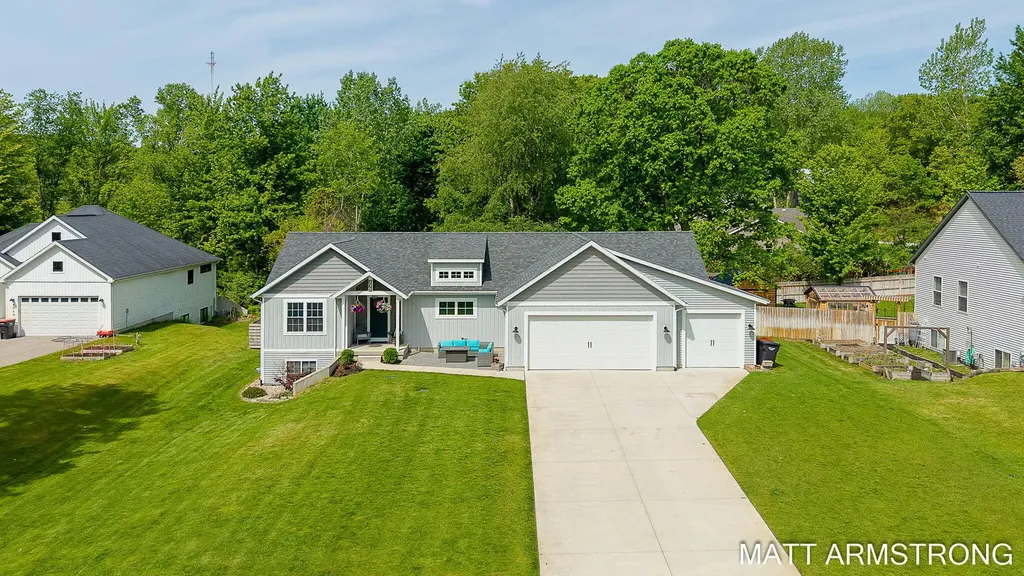 4072 Ronalds Road Dorr Township MI 49323