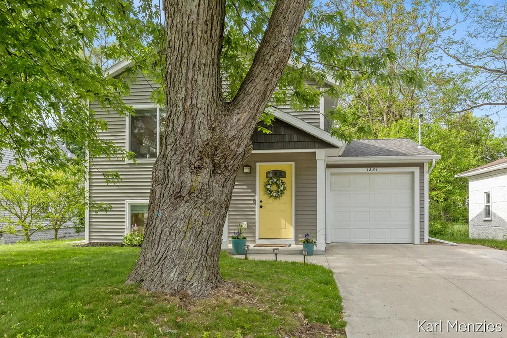 1231 Bradford Street NE Grand Rapids City MI 49503