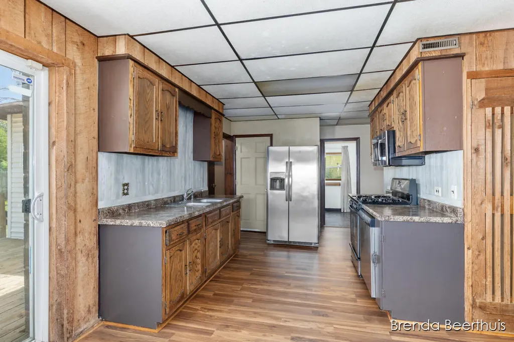 165 E Division Street NE Rockford City MI 49341